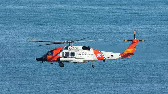 Coast Guard Rescues 5 After Boats Capsize